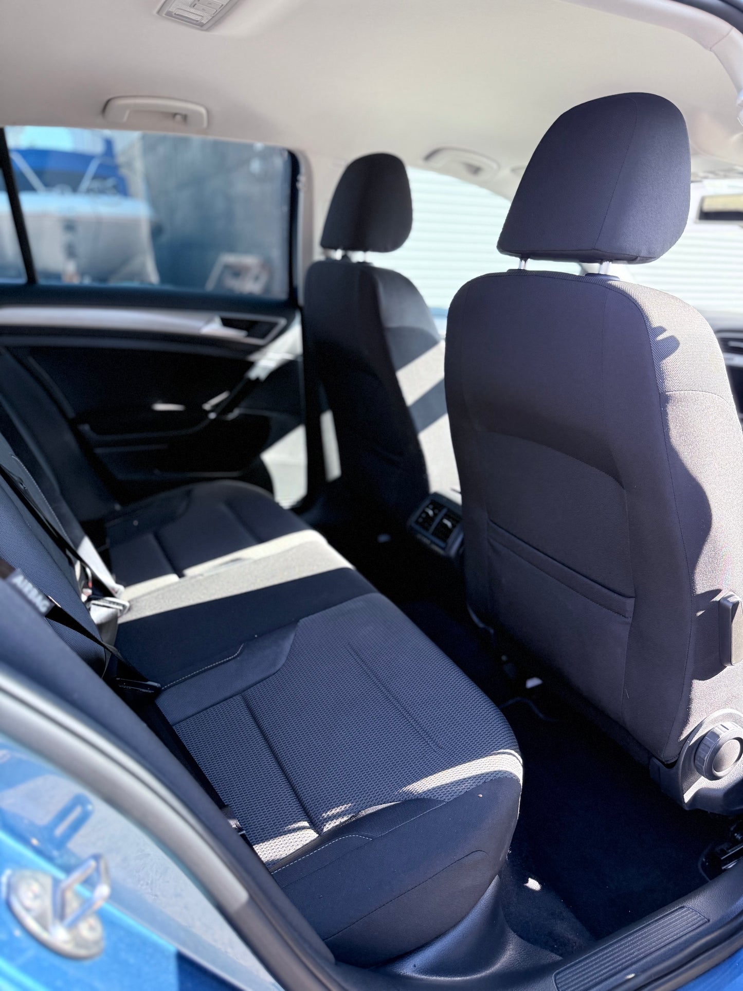 Volkswagen Golf - Blue