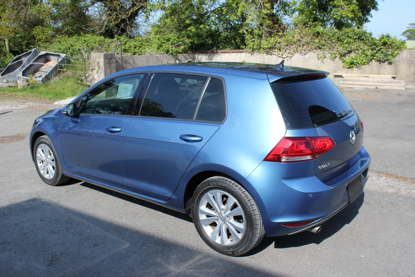Volkswagen Golf - Blue