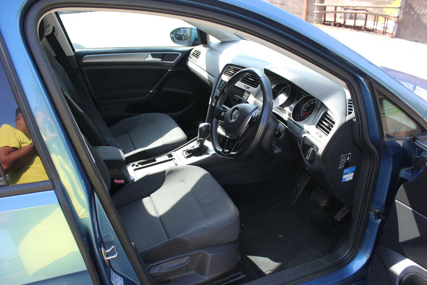 Volkswagen Golf - Blue