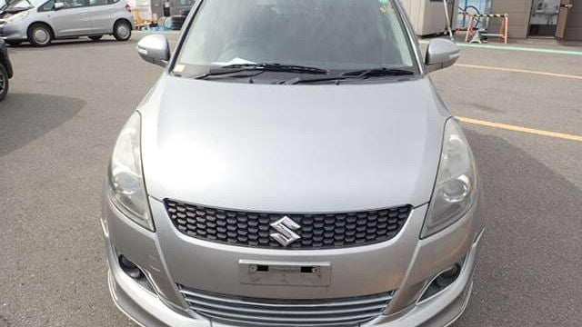 Silver Suzuki Swift - SOLD