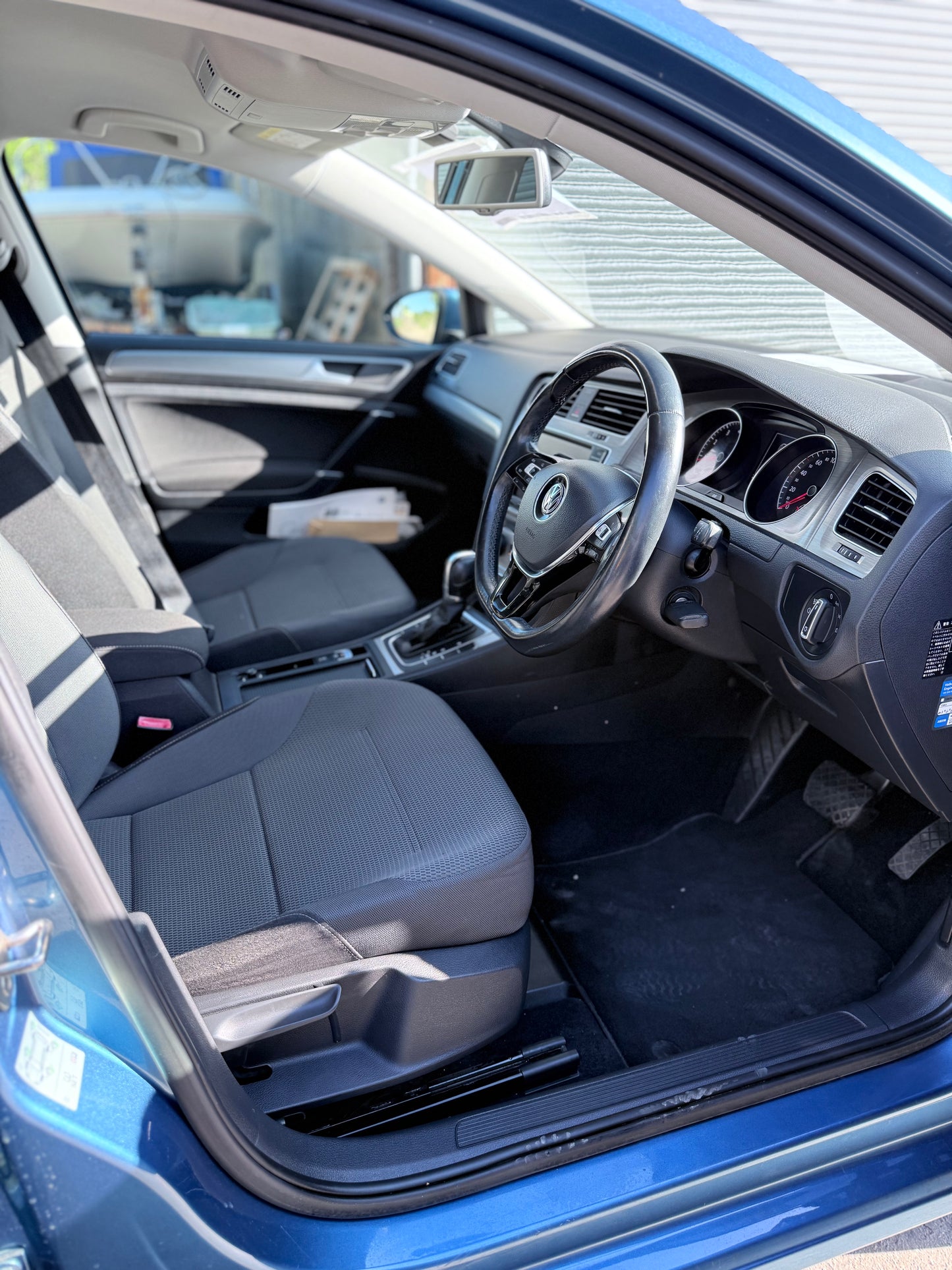 Volkswagen Golf - Blue