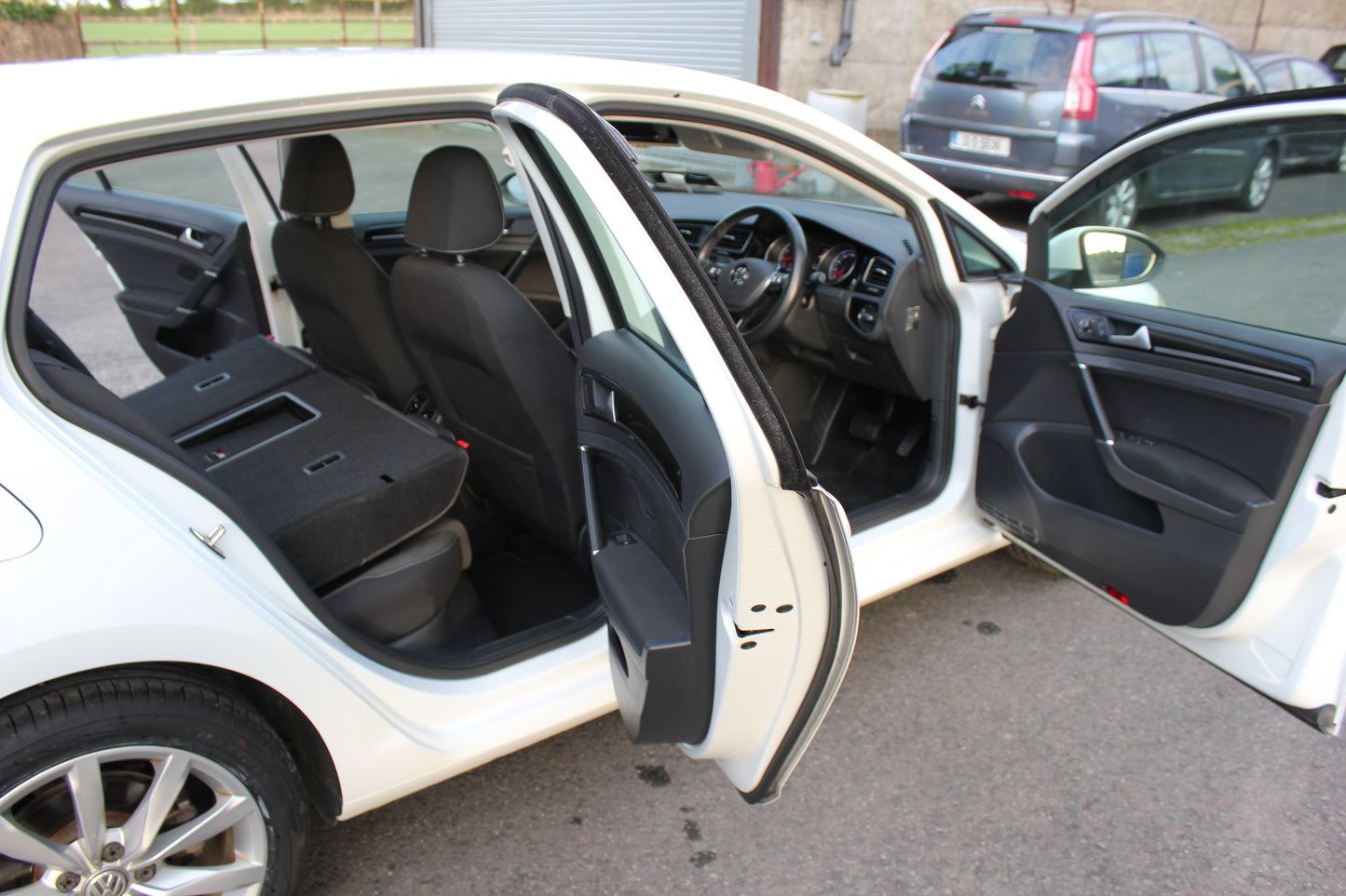 White VW Golf - SOLD