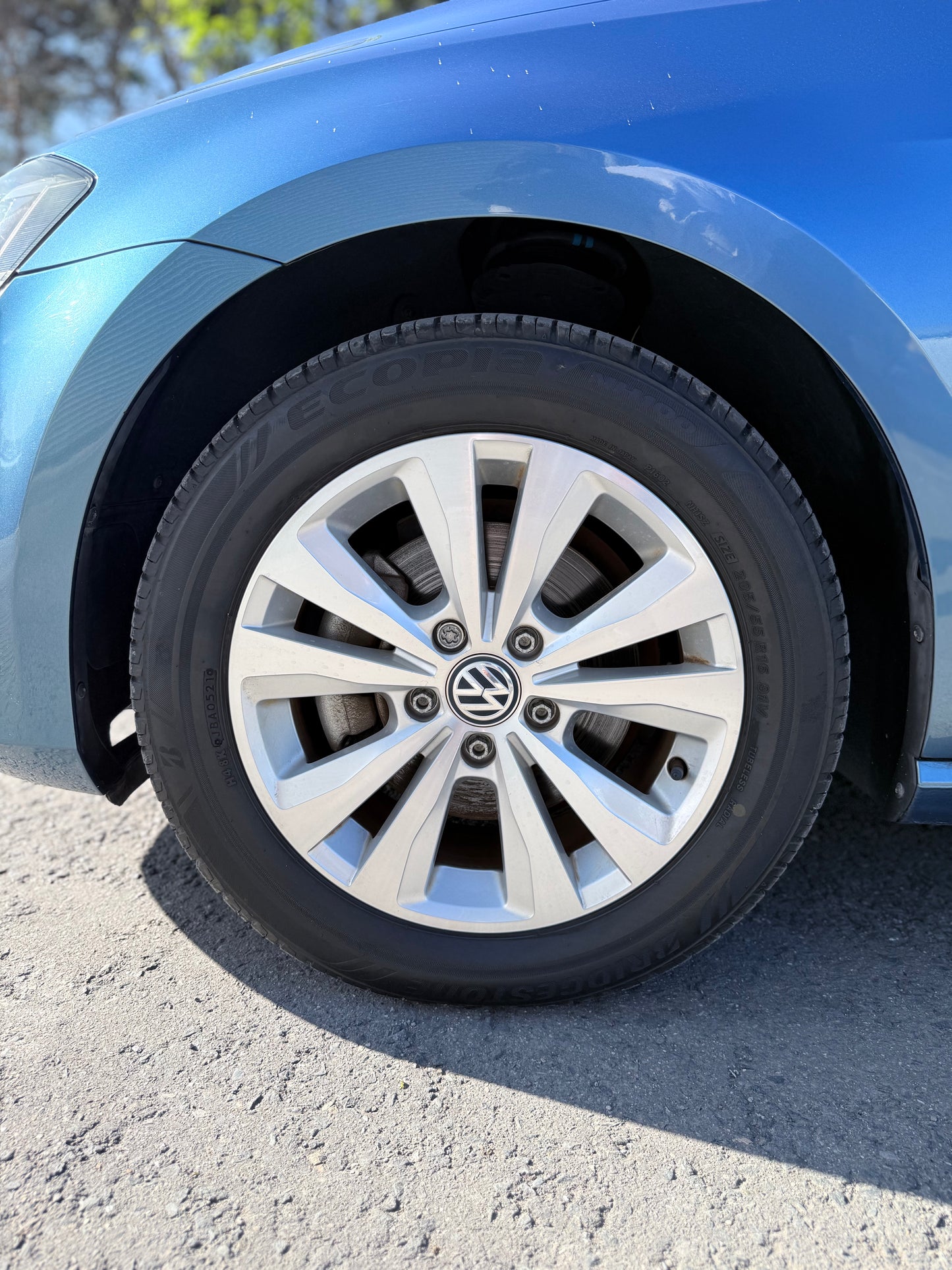 Volkswagen Golf - Blue