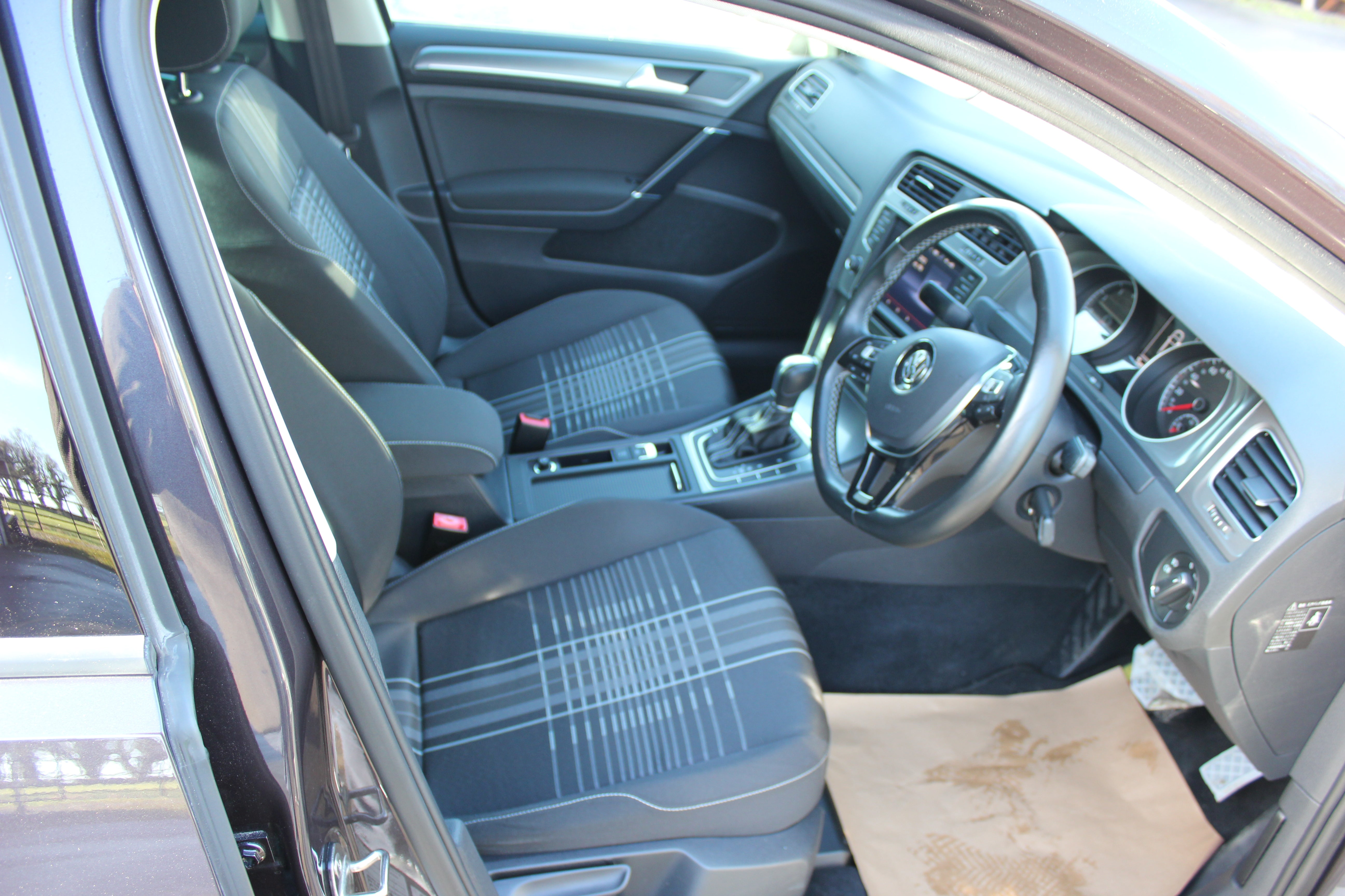 VW Golf Lounge - SOLD