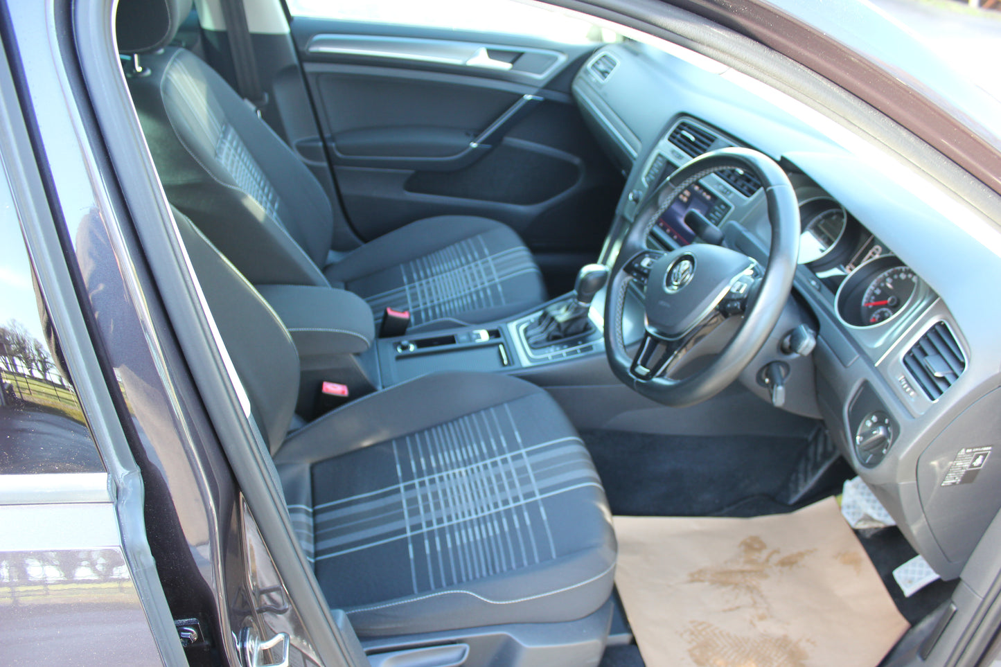 VW Golf Lounge - SOLD