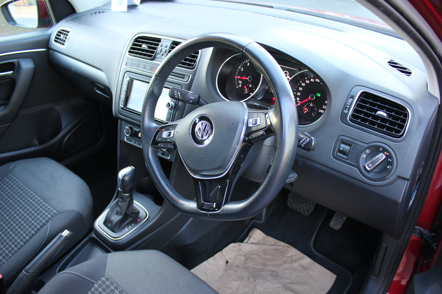 VW Polo 2015 - SOLD