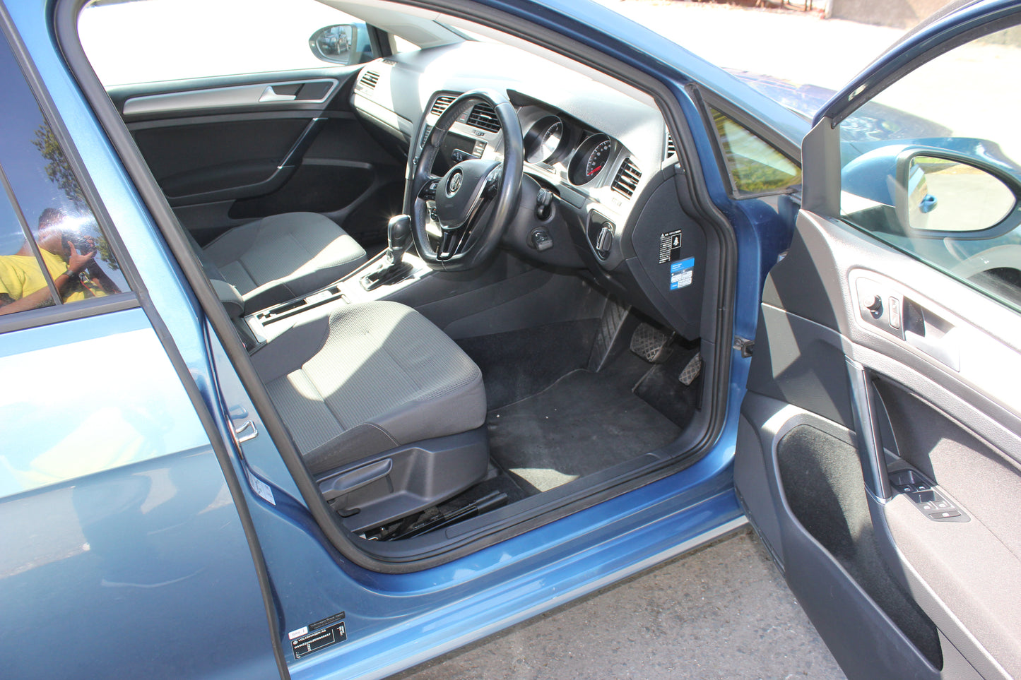 Volkswagen Golf - Blue