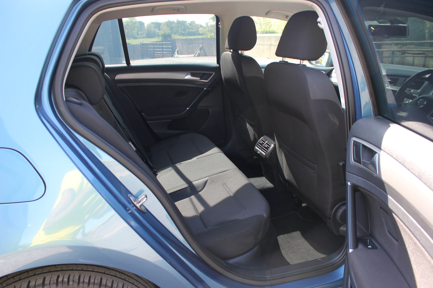 Volkswagen Golf - Blue