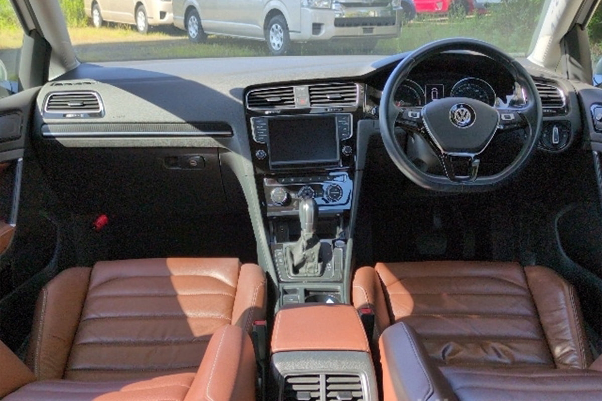 Pearl VW Golf